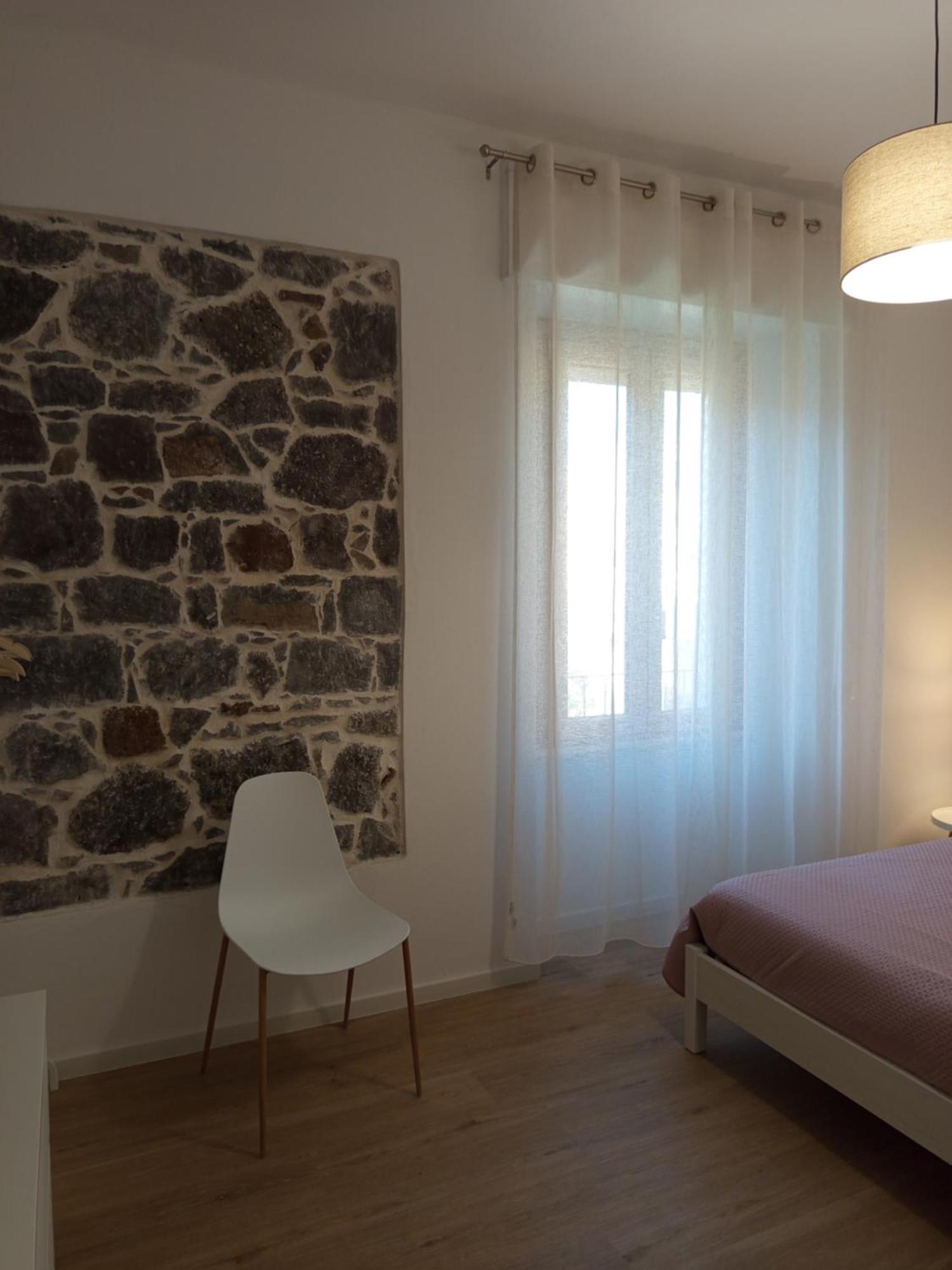 Lormar House Apartment โอริสตาโน ภายนอก รูปภาพ